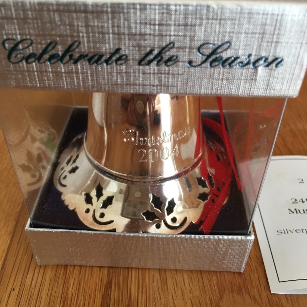 2004 TOWLE Silver Plate Annual Bell Ornament NIB